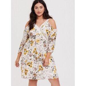 Torrid Ivory Floral Cold Shoulder Gauze Skater Dress Womens Size 1X Cottagecore‎